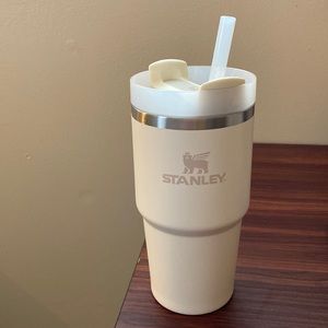 Stanley Quencher Tumbler 20 oz White